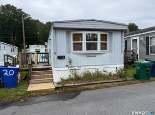 15 Woodland Dr, Waterford, CT 06385
