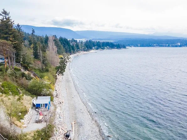 6221 Sunshine Coast Hwy, Sechelt, BC V0N 3A7