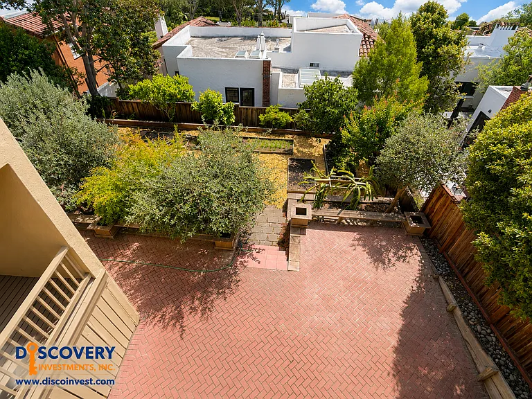 327 San Carlos Ave — Photo 52