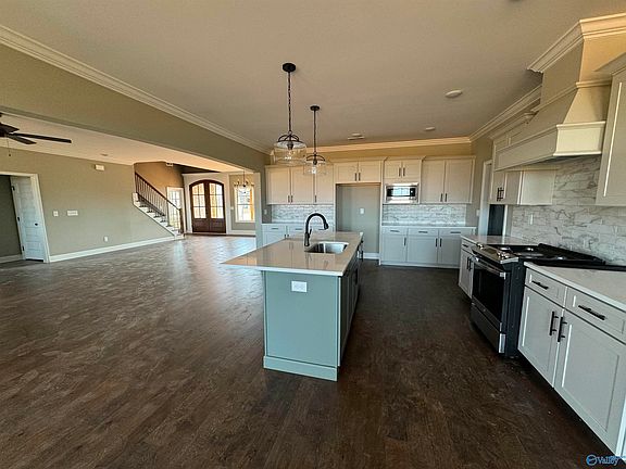 5th image of 106 Brier View Dr