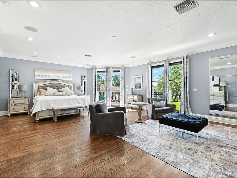4555 W Swann Ave — Photo 47
