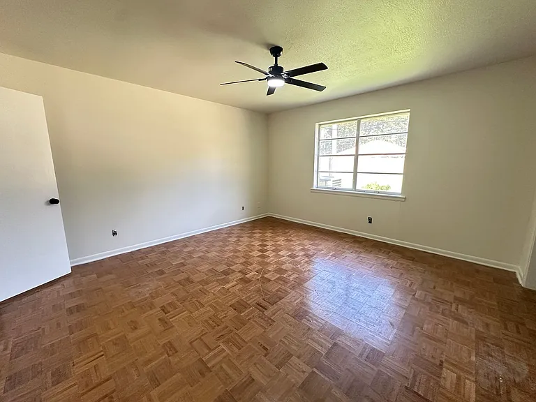 1008 Francais Dr — Photo 11