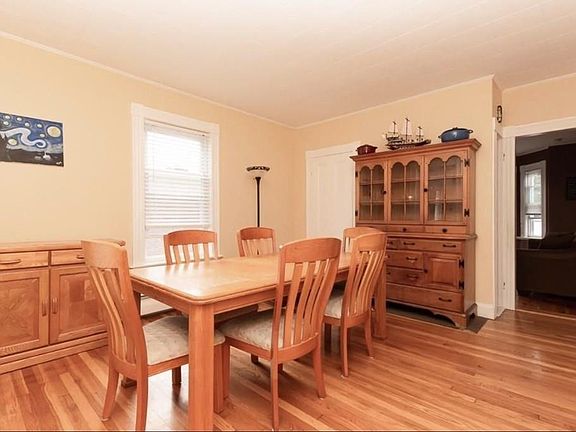 3rd image of 10 Nursery St #2