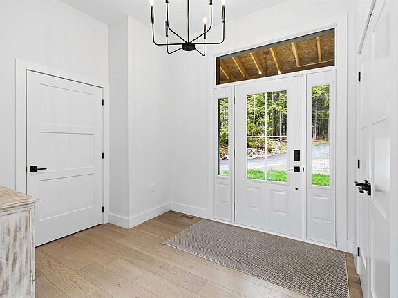 3rd image of 60 Wickshire Ln