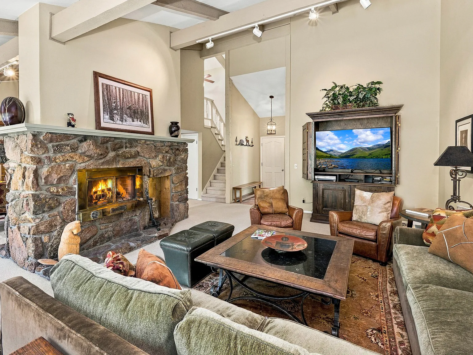4 bed, 3.5 bath, 2462 sqft, $15,000 — Photo 4
