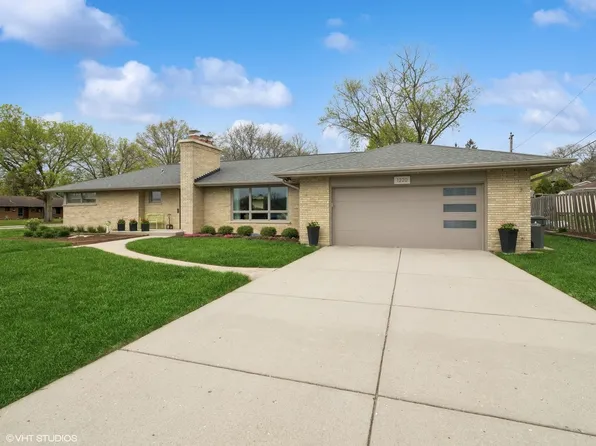 1220 Demmond St, Elgin, IL 60123