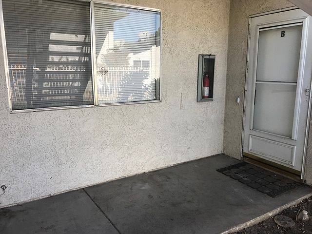 1st image of 1146 Oxford Dr APT B