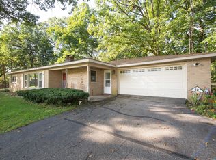 10042 Terry Ln, Portage, MI 49002