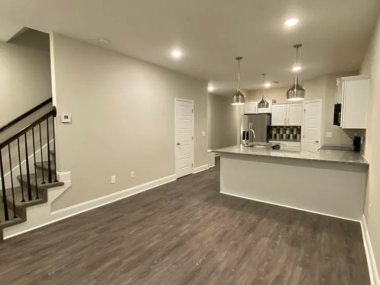 1040 Glenkirk Dr #H — Photo 4