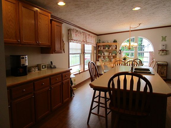 5th image of 9890 Perry Hwy