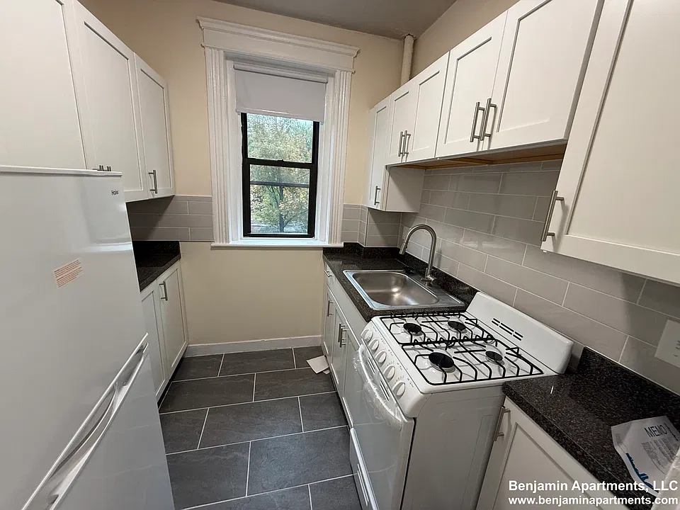 1160 Commonwealth Ave #37