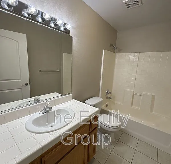 2918 N Terrace St — Photo 11