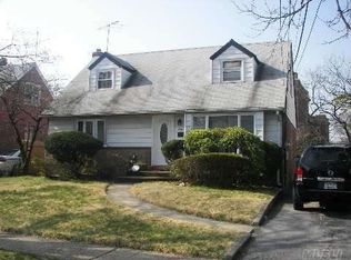 230 Buscher Ave, Valley Stream, NY 11580