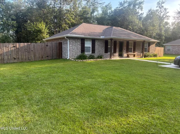 820 Mitchell St, Picayune, MS 39466