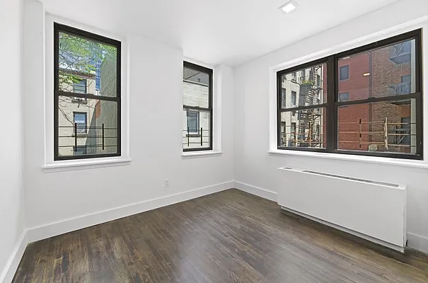 Rented by Mossanen Group | media 37