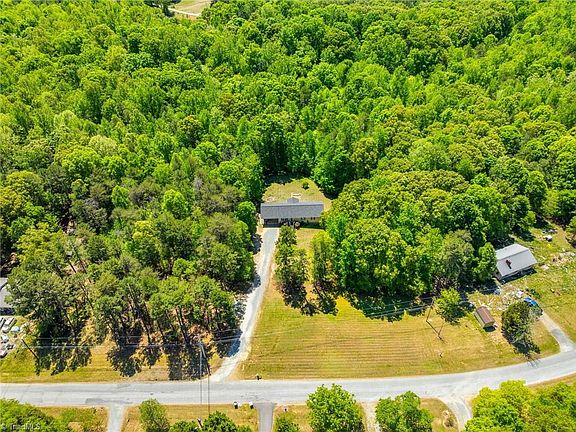 2nd image of 489 Eddinger Rd