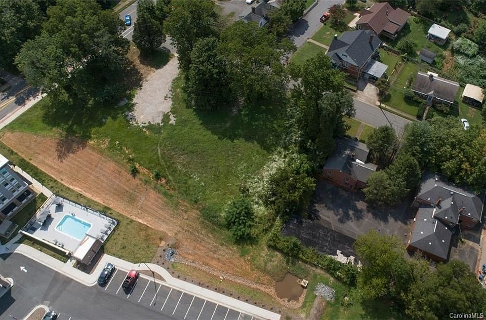 1st image of 402 N Green St