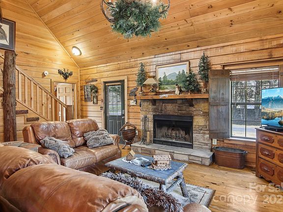 4th image of 49 Breezy Creek Ln