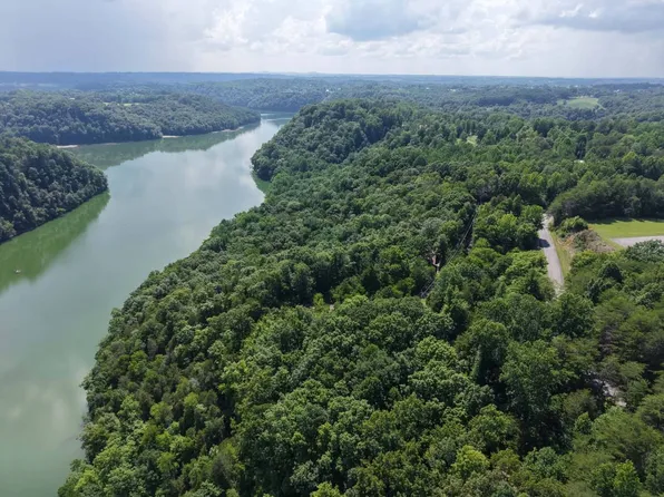 7 Spring Creek Rd, Albany, KY 42602
