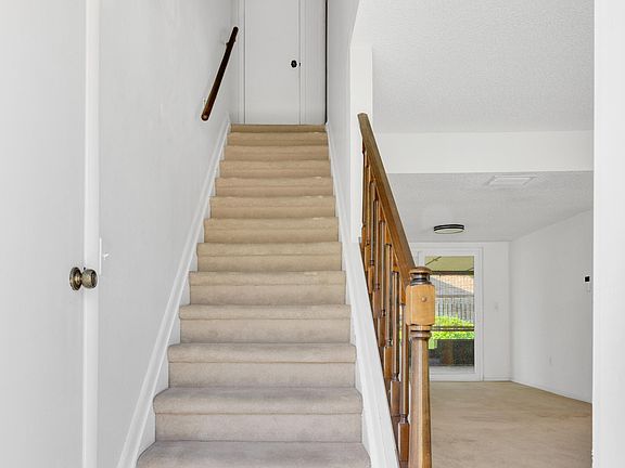 3rd image of 9298 Longmeadow Circle