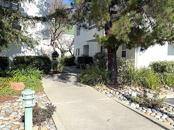 2nd image of 51 Mozden Ln