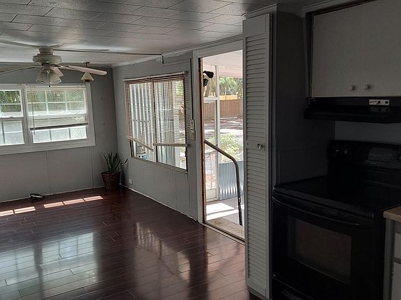 4th image of 112 Kenwood Ave