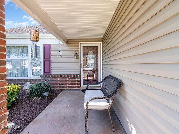 2nd image of 71 N Buckingham Drive