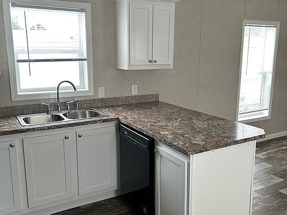 4th image of 741 Yale Ave #60