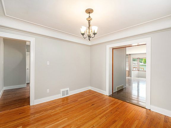 5th image of 223 N Edison Ave