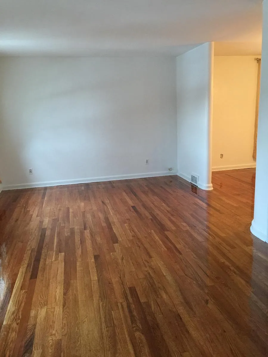 Living Room - 2908 Fernwald Rd