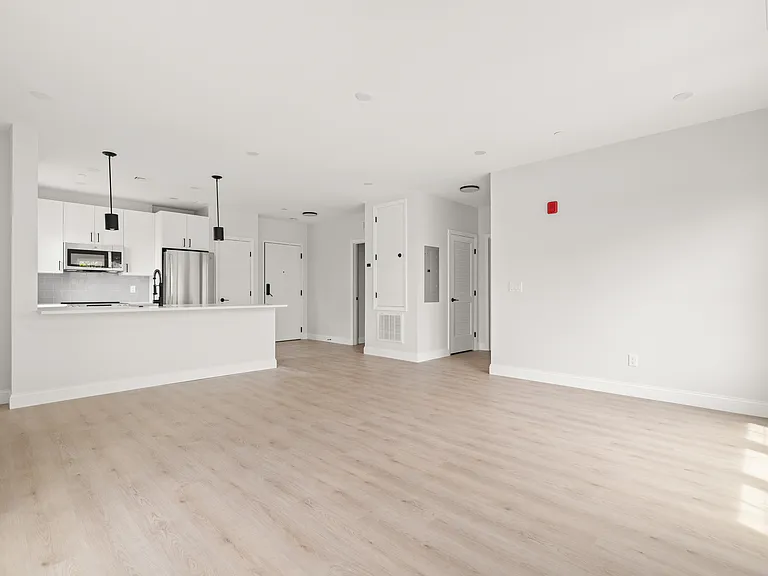 103 Cottage St — Photo 10