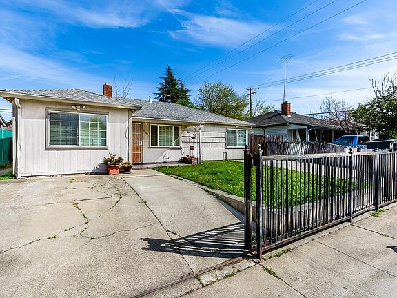 2nd image of 5551 Bradford Dr