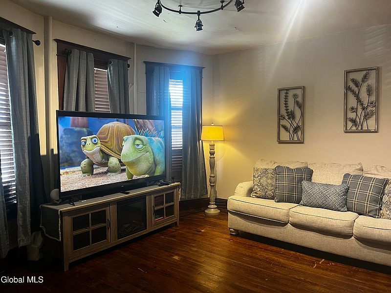 4th image of 41 Barrows Street