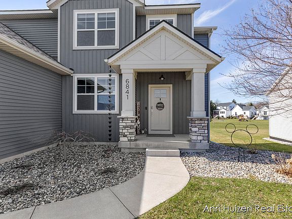 3rd image of 6841 Alward Dr