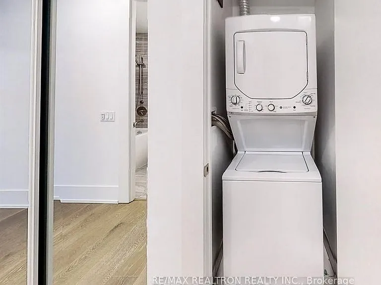 39 Roehampton Ave #4301 — Photo 20
