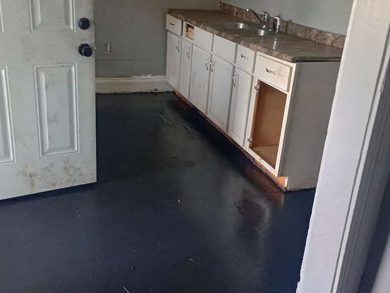 122 N Cole St — Photo 9