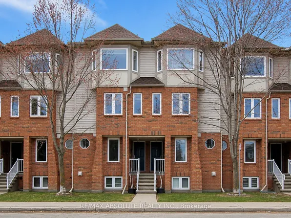 1350 Guthrie St, Ottawa, ON K2H 1G8