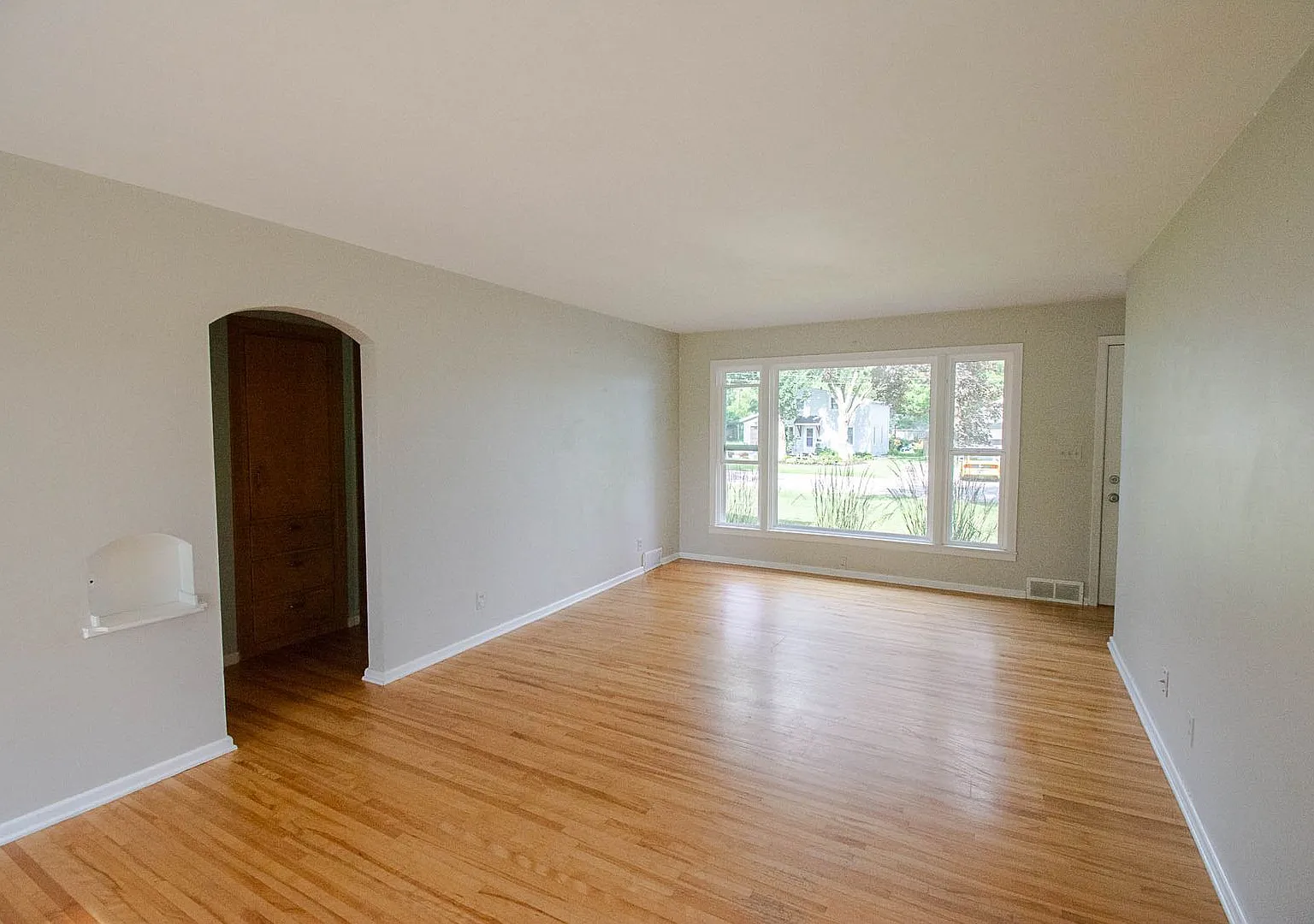 Charming Uptown Ranch-style Home with Private Fenced Backyard — Photo 3