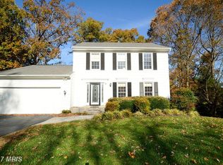 8018 Oak Bridge Ln, Fairfax Station, VA 22039