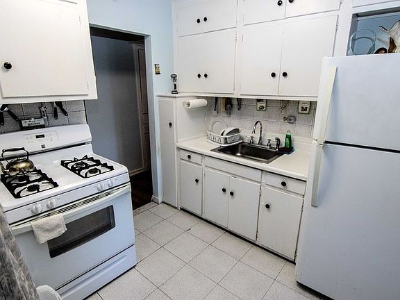 3rd image of 1770 E 14th St #G5