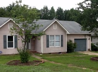 5720 Randleman St, Fayetteville, NC 28304
