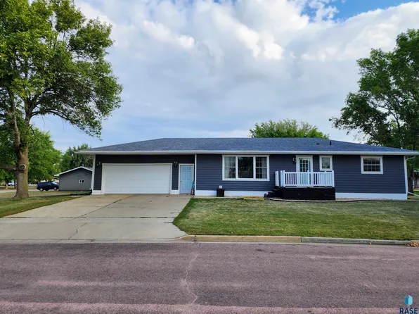 430 E Hollister Ave, Salem, SD 57058