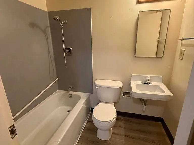 1313 Lincoln St #304 — Photo 8