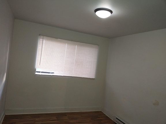 2nd image of 15945 Lexington Ave APT 18