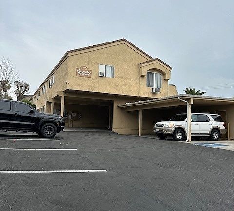 3rd image of 707 Alturas St #9