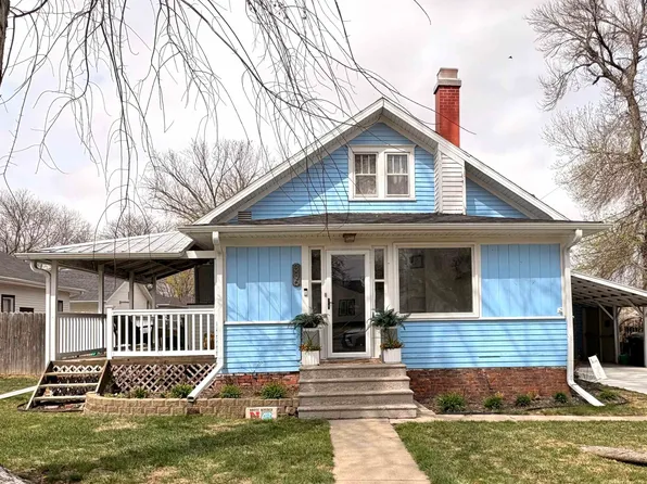 336 W 4th St, Minden, NE 68959