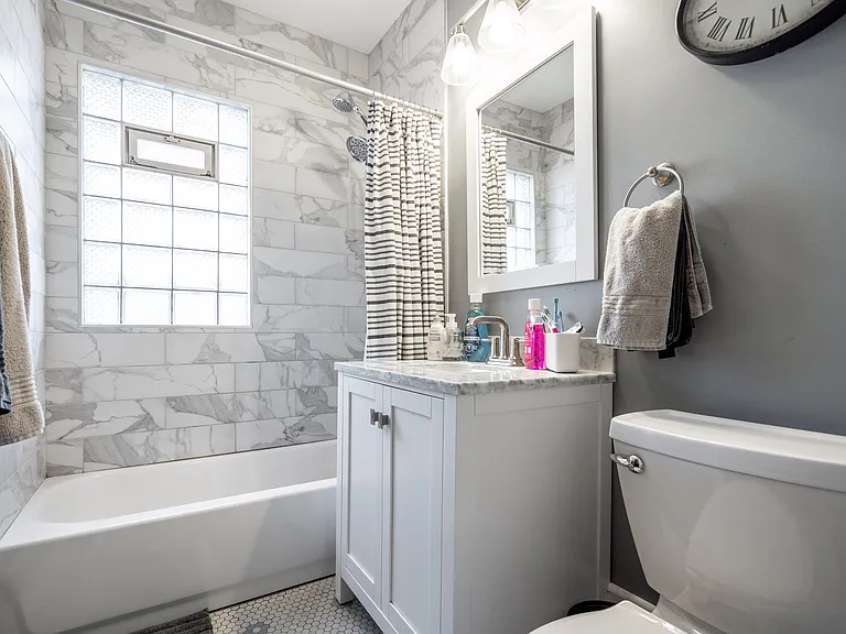 2127 N Hi Mount Blvd #UPPER — Photo 14