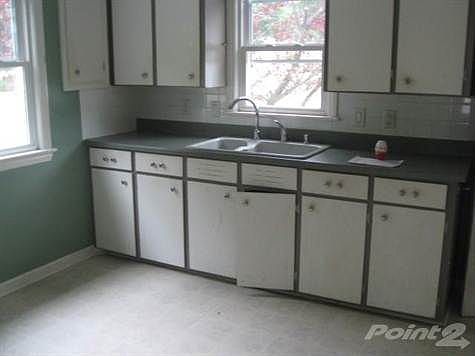 2nd image of 1118 Goodrich St