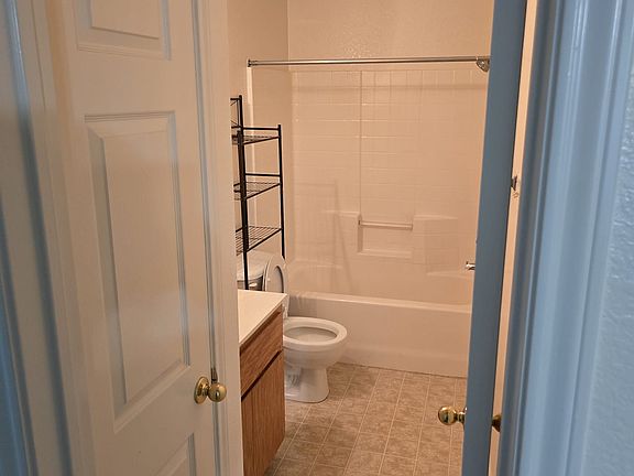 5th image of 208 Castellon Ct #B