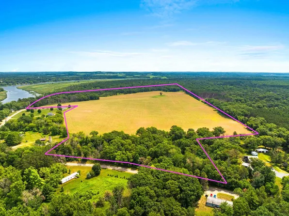 Riverview Dr #7, Montello, WI 53949